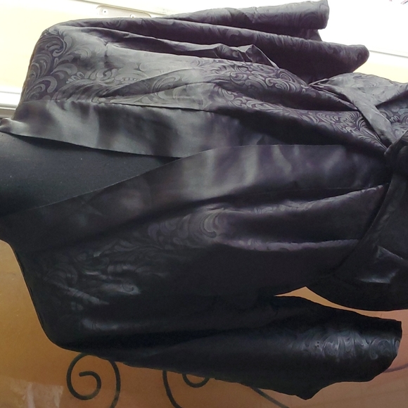 Black Satin Robe with belt - Picture 3 of 15